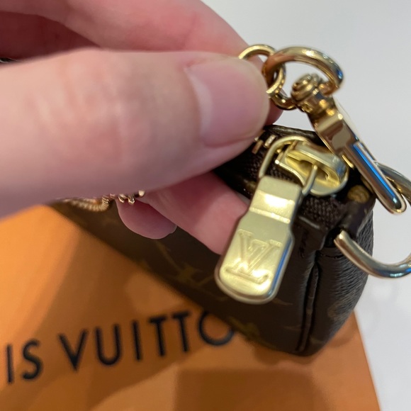 Mini pochette accessoires in monogram canvas - Picture 6 of 11